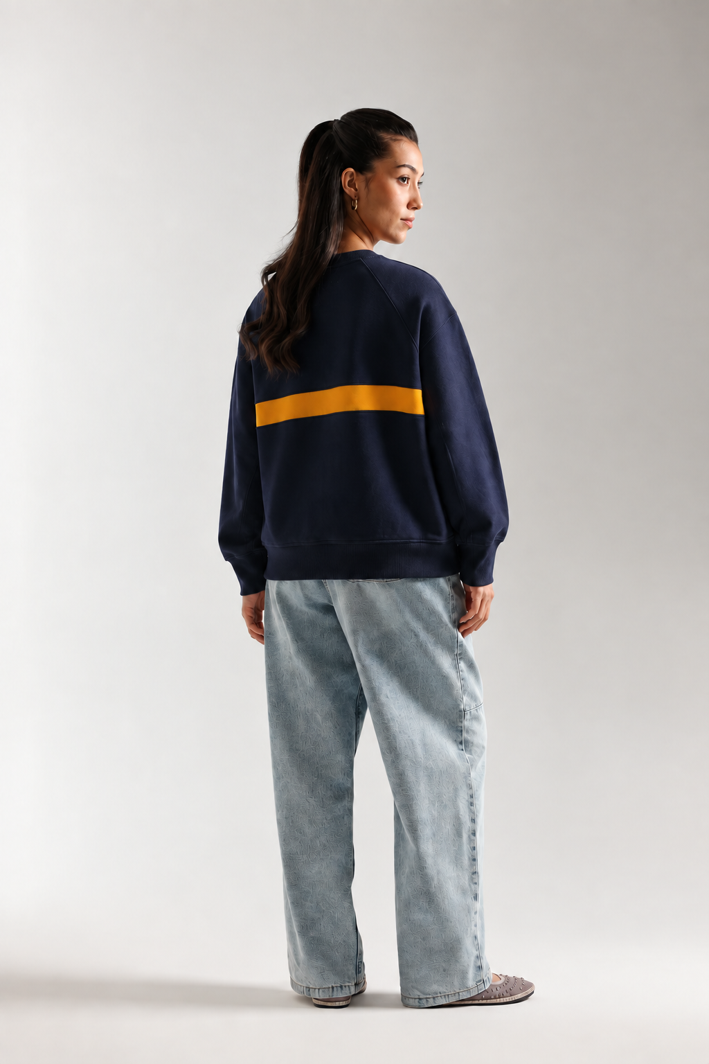 Winter Rabbon Sweatshirt + Gift