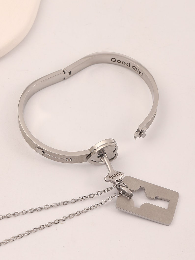 Nexusdrop Locking Love Bracelet