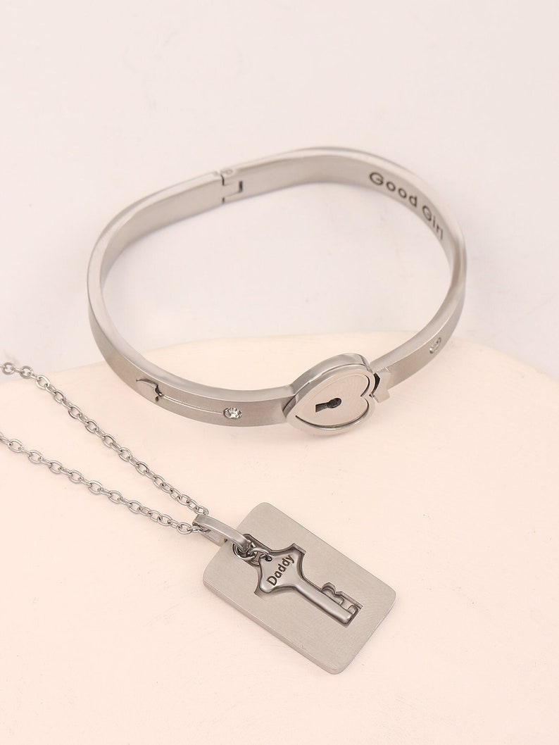 Nexusdrop Locking Love Bracelet